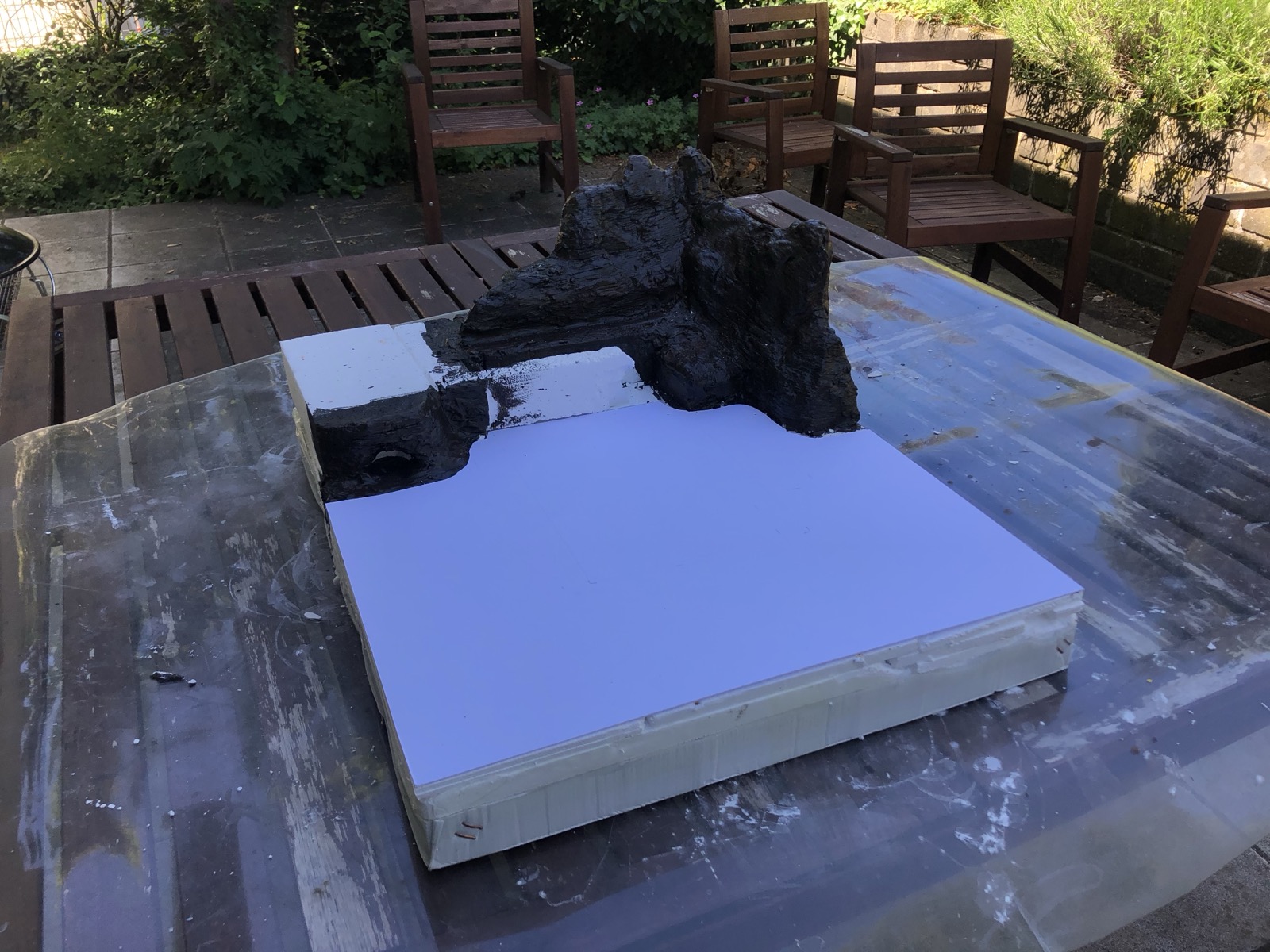 Le socle et le rocher
