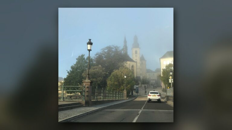 Saint-Michel dans la brume (Luxembourg)