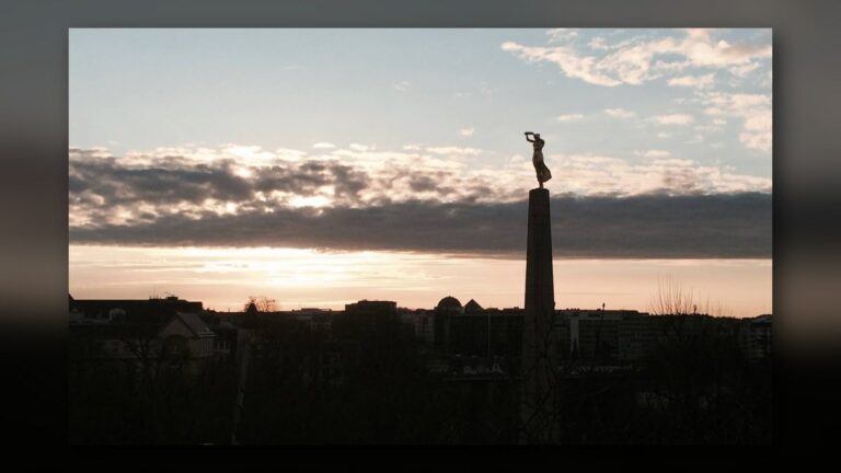 La Gëlle Fra au crépuscule