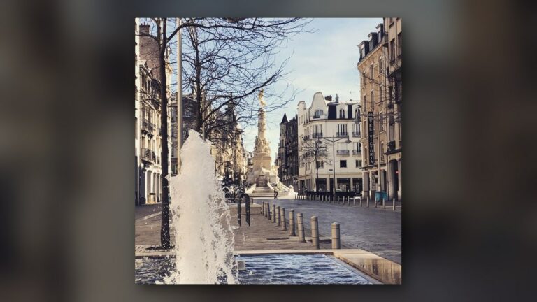 Walking with my mother (Reims)