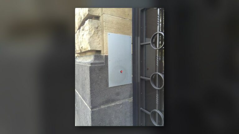 Don't push the red button!