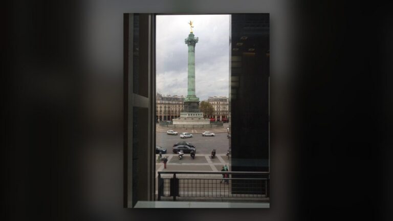 La colonne de Juillet, par la fenêtre