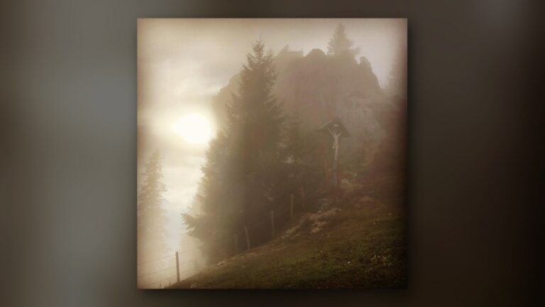 Croix dans la brume (Alpes bavaroises)